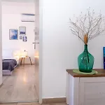 Feriehus Seafront Stone With King Beds, Garden And Balcony Stari Grad (Hvar)