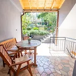Feriehus Seafront Stone With King Beds, Garden And Balcony Stari Grad (Hvar)