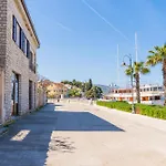 Seafront Stone With King Beds, Garden And Balcony