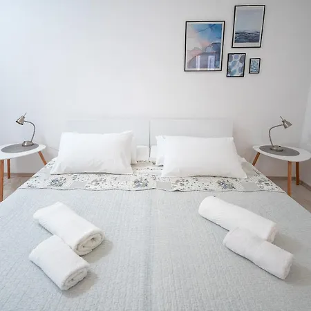 Seafront Stone With King Beds, Garden And Balcony Stari Grad (Hvar)