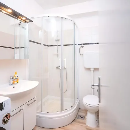 Holiday home Seafront Stone With King Beds, Garden And Balcony Stari Grad (Hvar)
