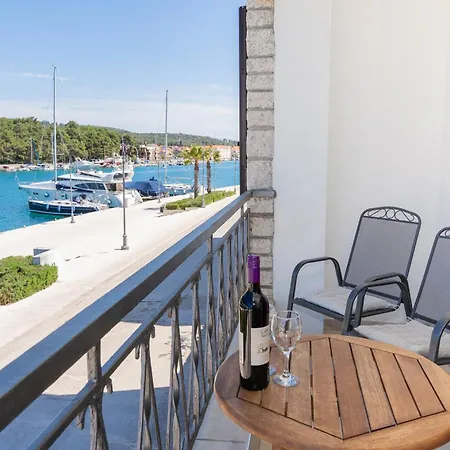 Seafront Stone With King Beds, Garden And Balcony Stari Grad (Hvar)