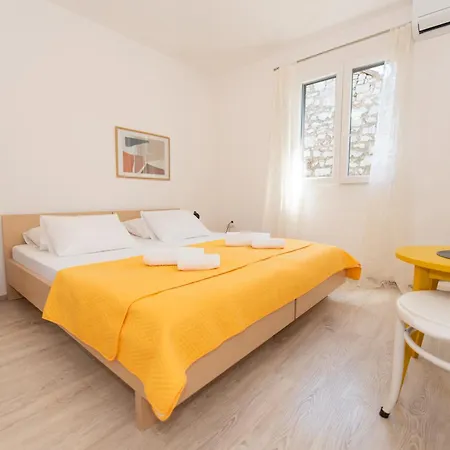 Seafront Stone With King Beds, Garden And Balcony Stari Grad (Hvar)